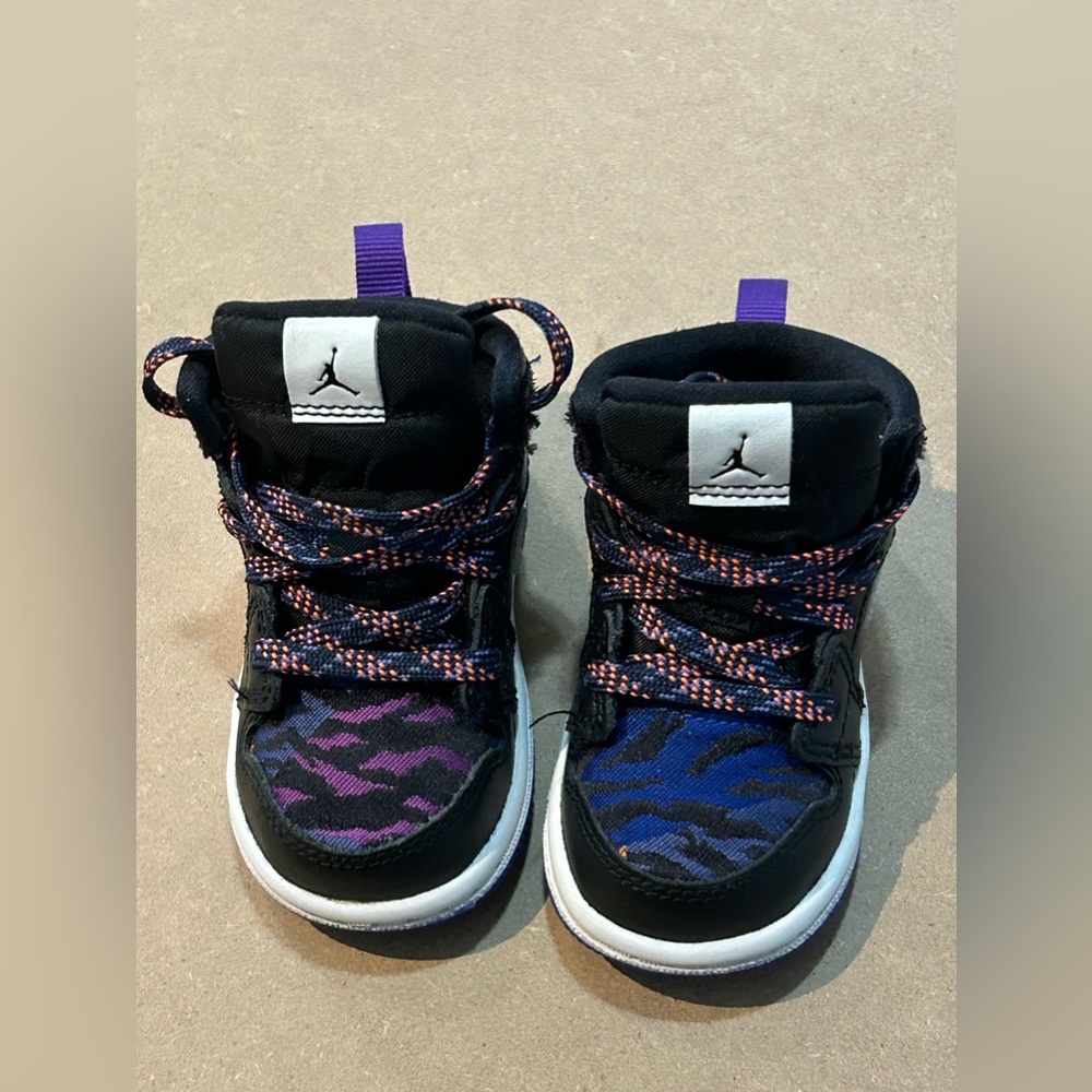 Jordan 1 Retro size 4C Preowned - Picture 2 of 7